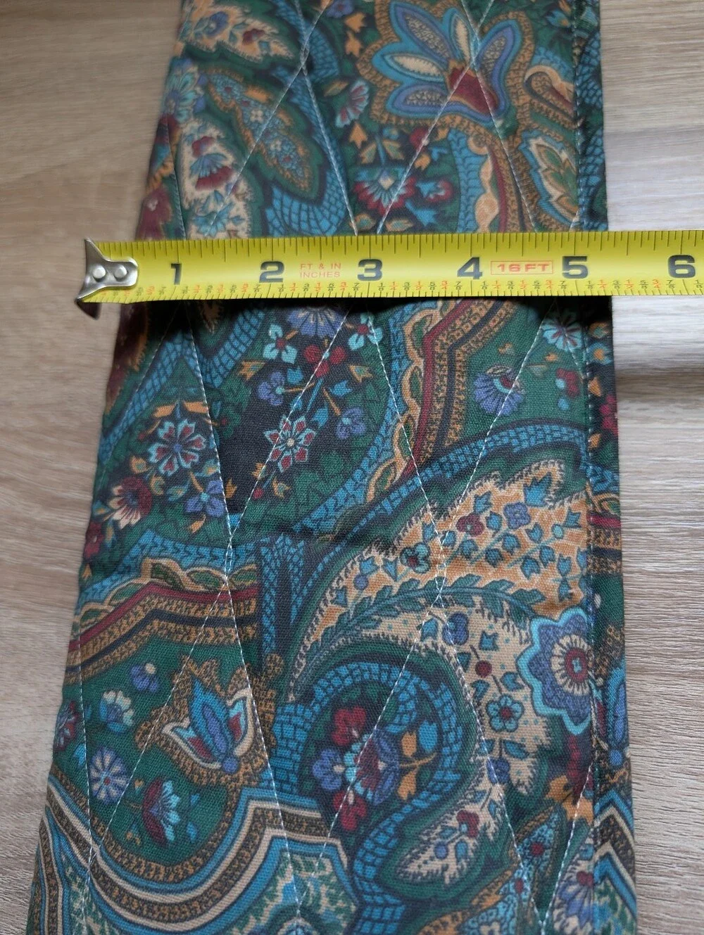 Vtg Set Aluminum Knitting Needles in Pastel Shades With Paisley Folding Case B